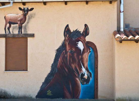 Detalle caballo de la obra Casa granja